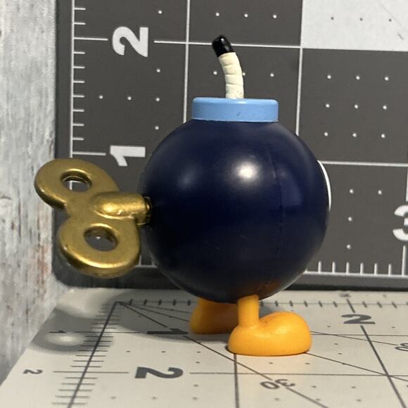 World Of Nintendo Super Mario Bob-Omb Figure Jakks Pacific Action Figure 2" - Picture 3 of 6